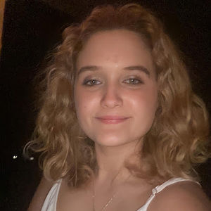 Meet your Posher, Caroline